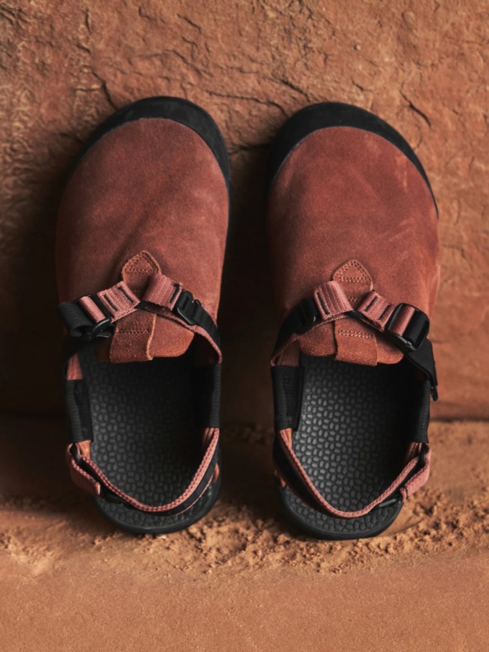 ✨BNWT - Bedrock Mountain Clog - Leather Suede - Clay - size M12/W13✨